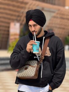 Rohanpreet Singh Height in Feet
